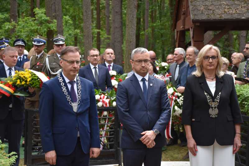 Złożenie wieńc&oacute;w